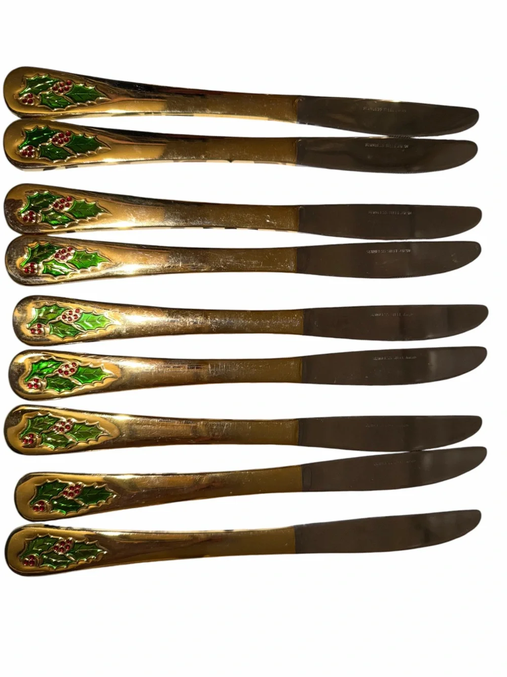 Hollyberry flatware 32 piece set and 4 serving utensils